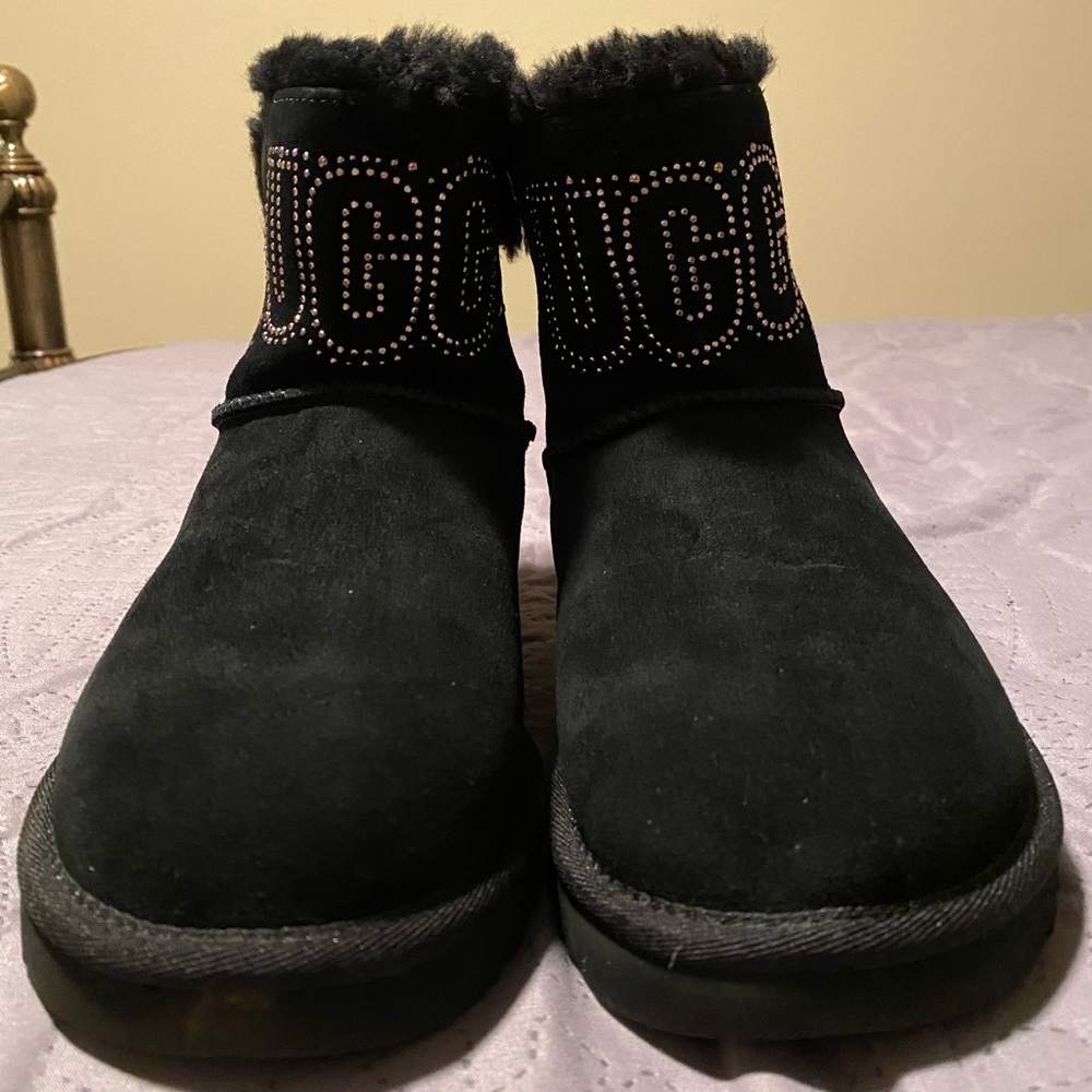 UGG short studded short boots